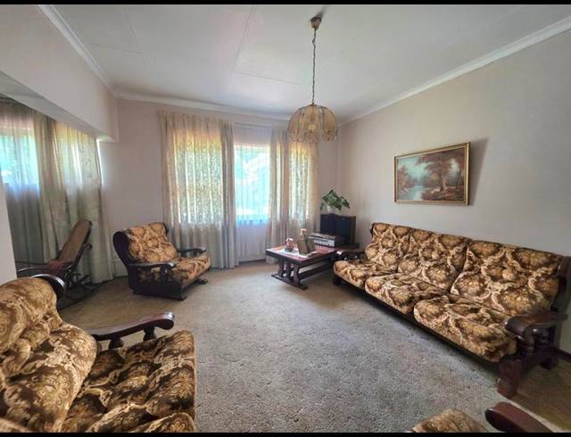 4 BEDROOM HOUSE FOR SALE IN SUNWARD PARK